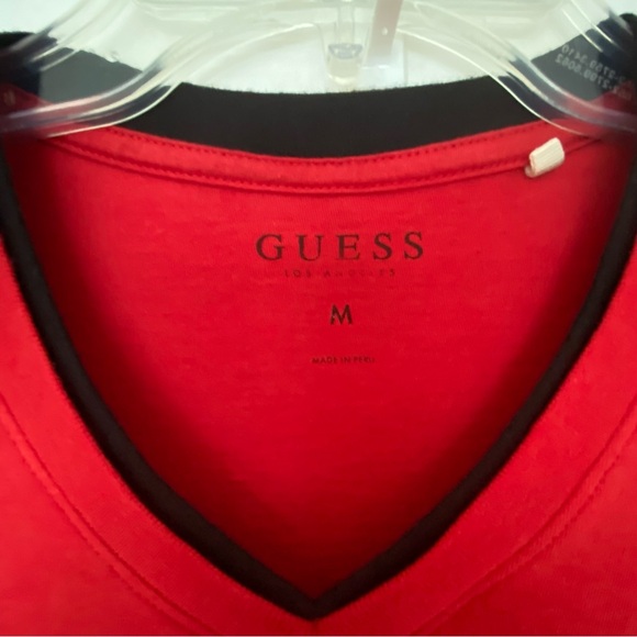 Guess v-neck t-shirt size M - Picture 6 of 7